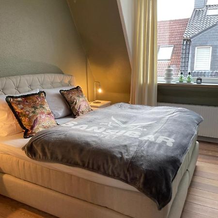 Schoene Grosse 4 Zimmer-Altbauwohnung Киль Экстерьер фото