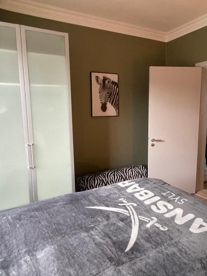 Schoene Grosse 4 Zimmer-Altbauwohnung Киль Экстерьер фото